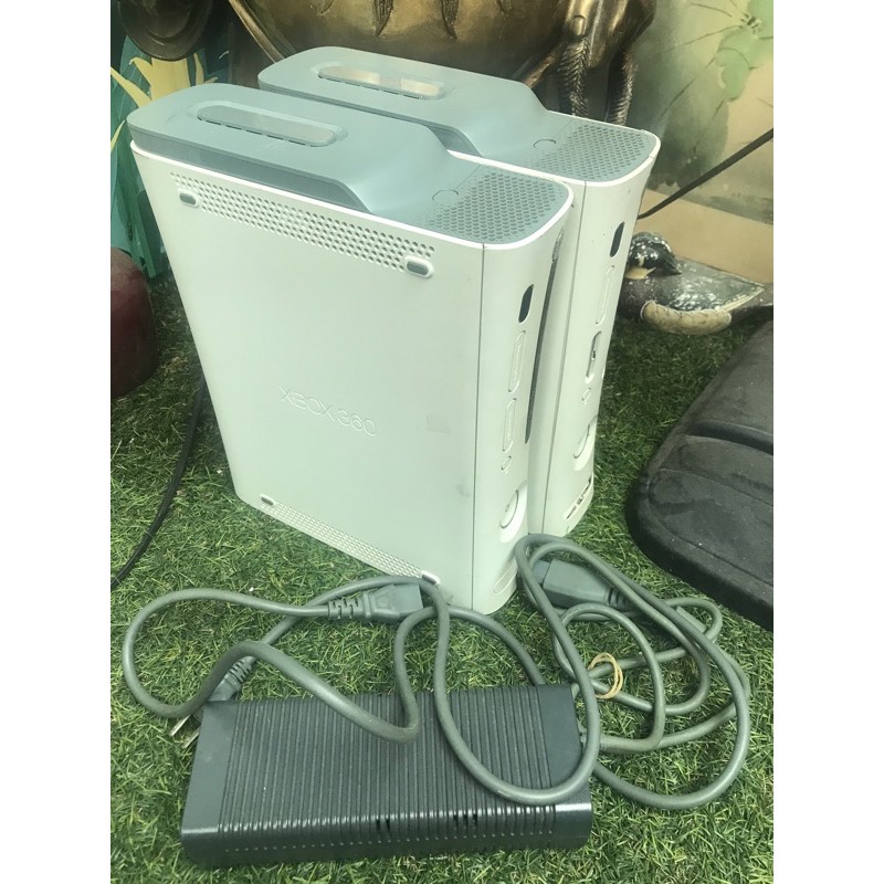 XBOX 360 零件機兩台+一組變壓器