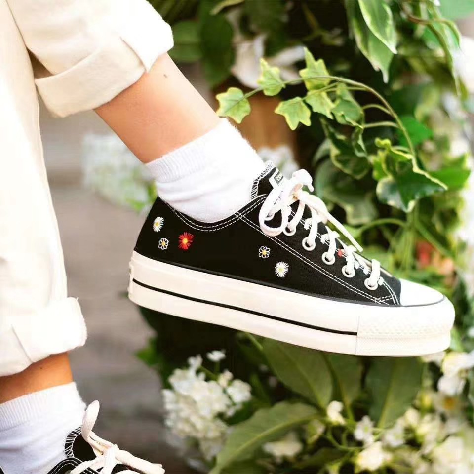 Converse匡威最完美刺繡 黑色經典百搭 刺繡小皺菊 厚底帆布板鞋休閒鞋 蝦皮購物