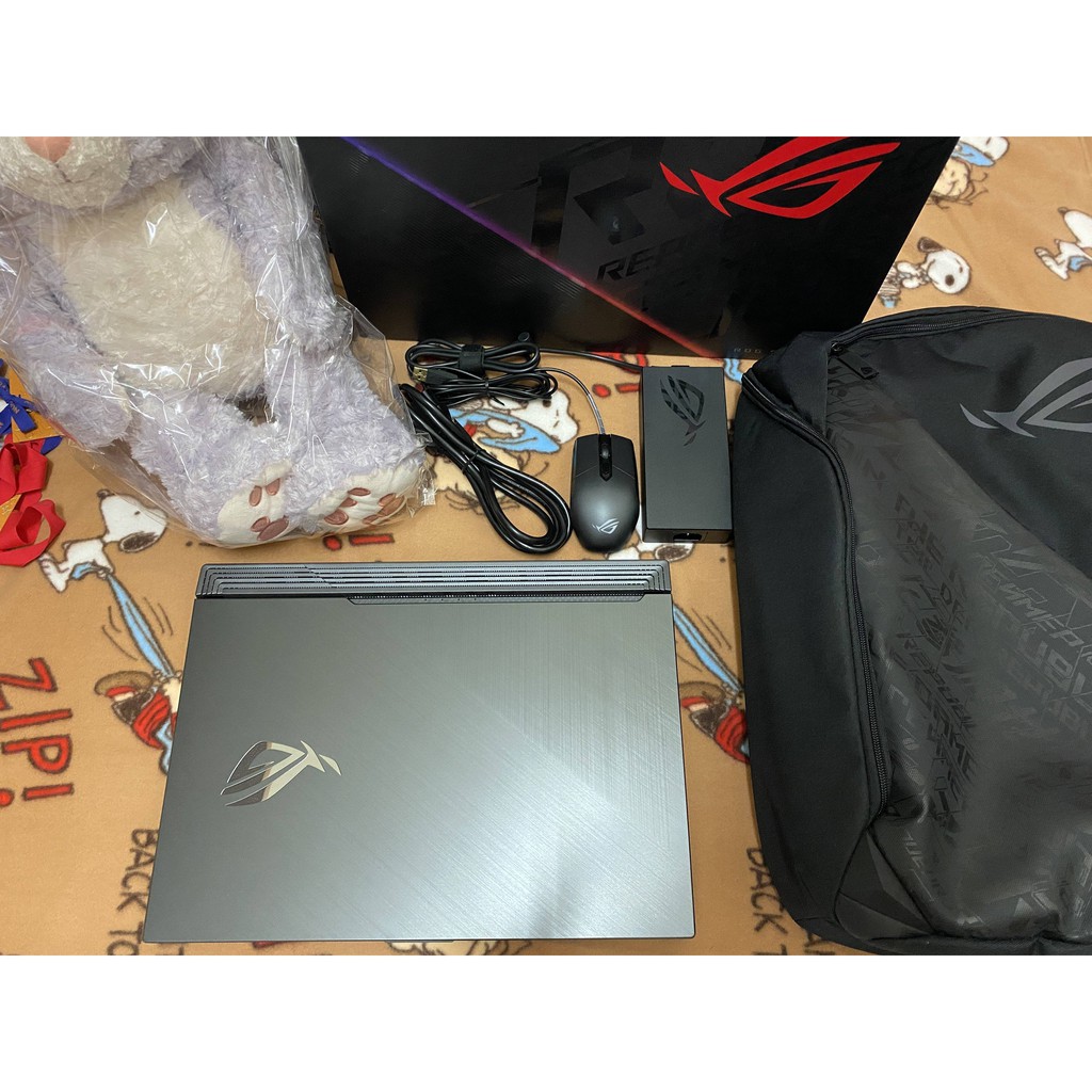 ASUS ROG SCAR III G731GV 17吋 i7-9750H RTX2060 16G 1T SSD 近全新