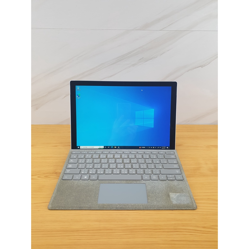 Surface Pro 5 1796 i5-7300u / 8G / SSD256G / Win10 /含變壓器