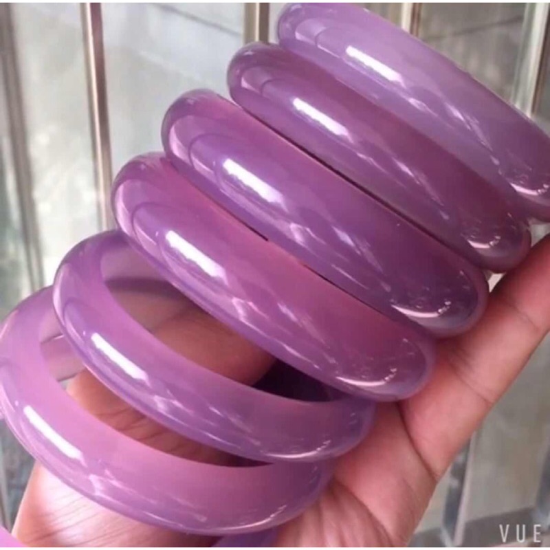AAA+天然紫玉髓手鐲～紫的優雅迷人、凸顯妳的動人美貌！精品帝王紫、氣質美女、溫柔婉約好感加分！ 純天然紫玉髓原礦琢磨！