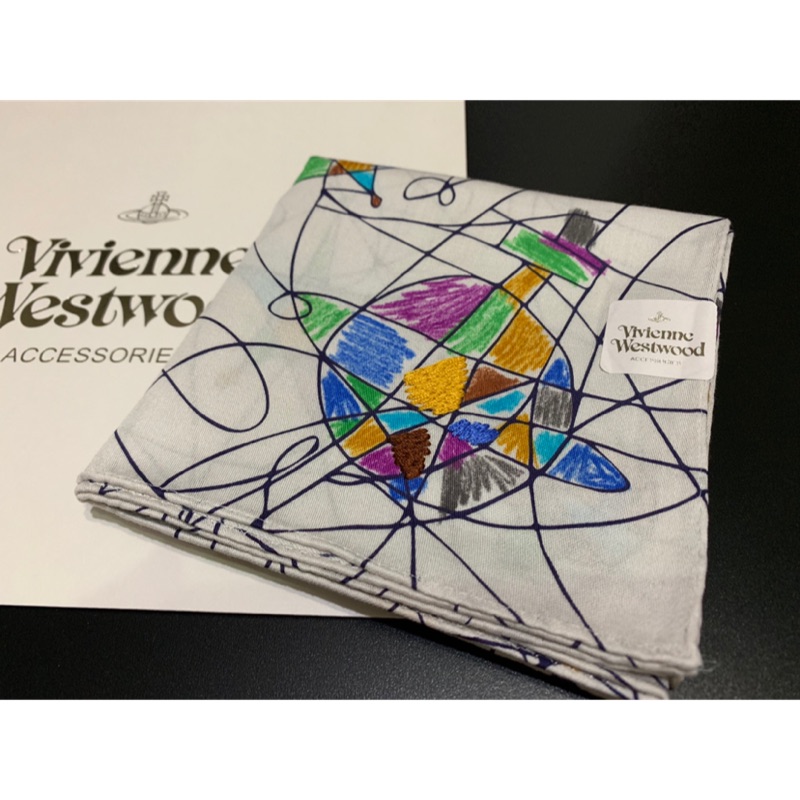 ╭☆°水水私貨舖☆°╮【Vivienne Westwood】全新真品 彩色星球塗鴉 手帕(附品牌包裝禮袋)~新品