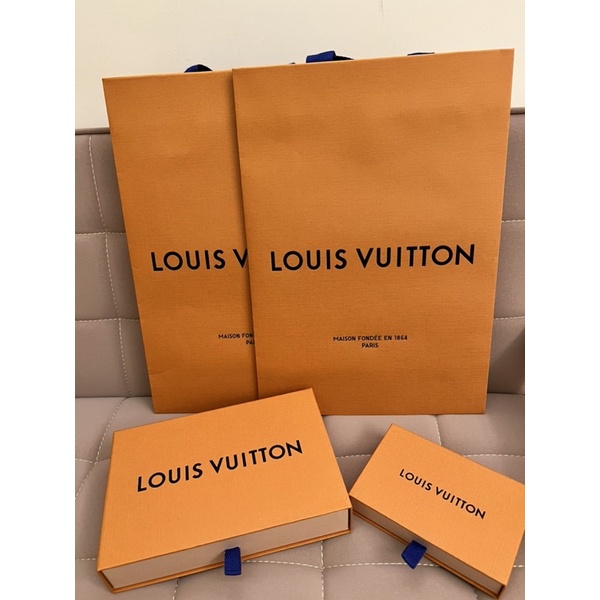 LOUIS VUITTON-LV精品盒 收納盒 紙盒 紙袋 可放皮帶 飾品 錢包 零錢包