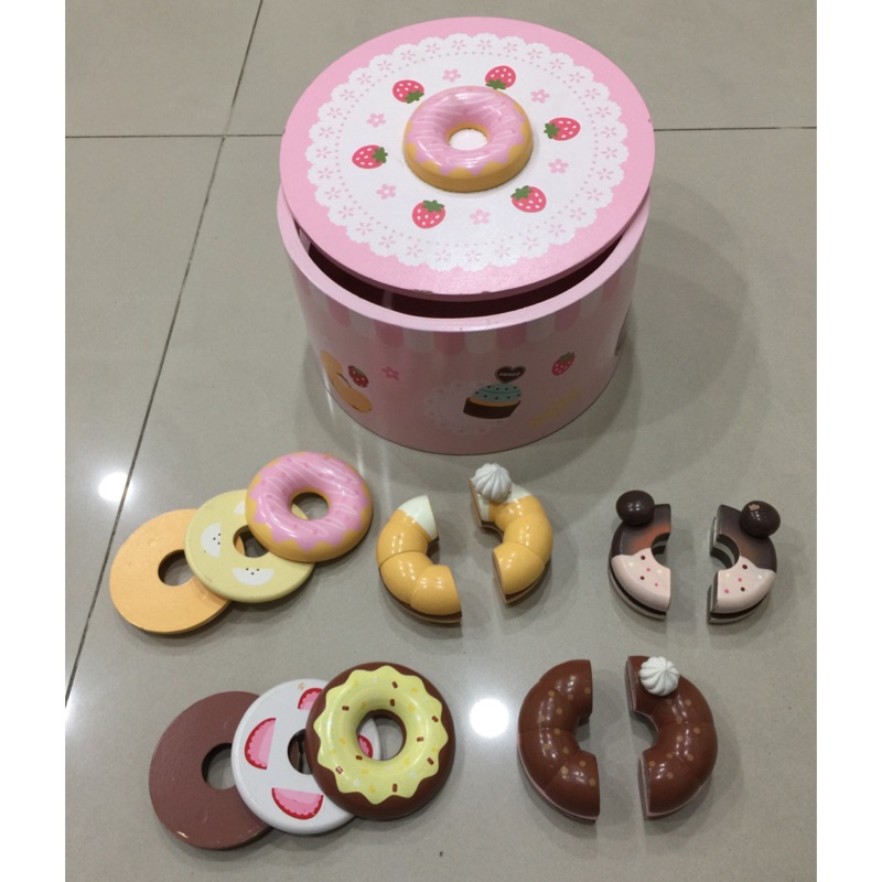 甜甜圈+神戶牛+巧虎書
