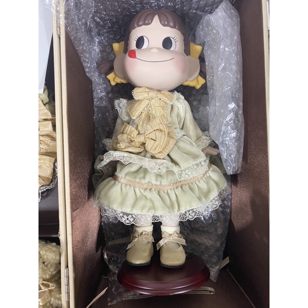 ｛降價出清｝日本🇯🇵不二家奶妹絕版老物2005年洋裝陶瓷娃娃公仔