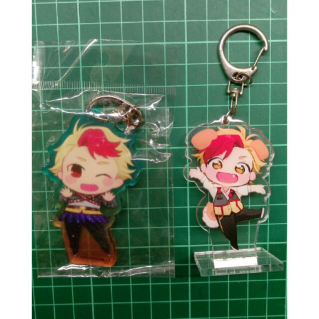 售 換 Yuri On Ice 冰上的尤里南健次郎小南壓克力吊飾立牌 蝦皮購物