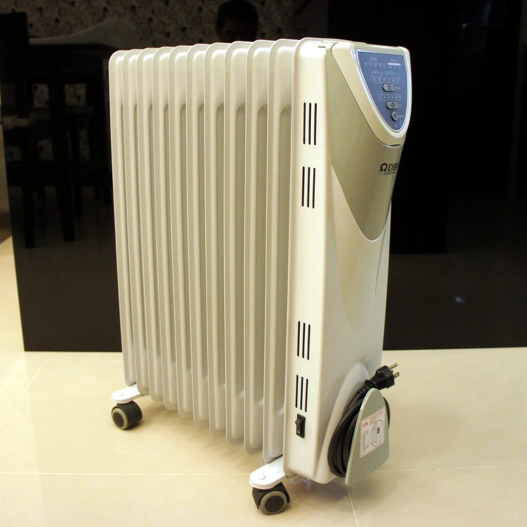 二手葉片式電暖器 ΩDBK 11葉片電子式恆溫電暖爐 / 電暖器 BK71511(門市更衣室專用原購4500元)