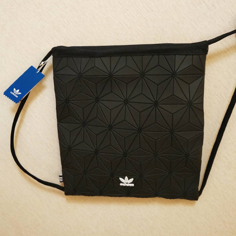 現貨✈️日本代購❤️ 🇯🇵日本愛迪達Adidas黑色三宅一生款束口袋/後背包
