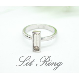 【Lit Ring】銀色長方形透明水鑽戒指。簡約 個性 幾何 長方形 長直條 鑲嵌 閃亮 水鑽 戒指 飾品 首飾
