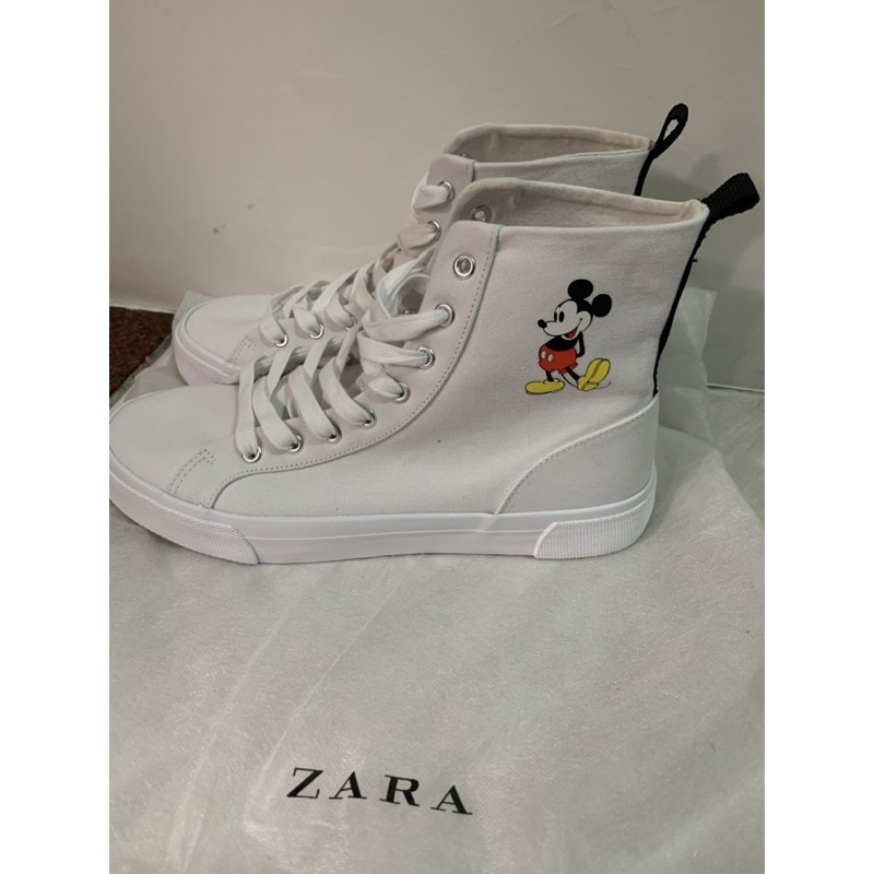 Zara米奇帆布鞋白