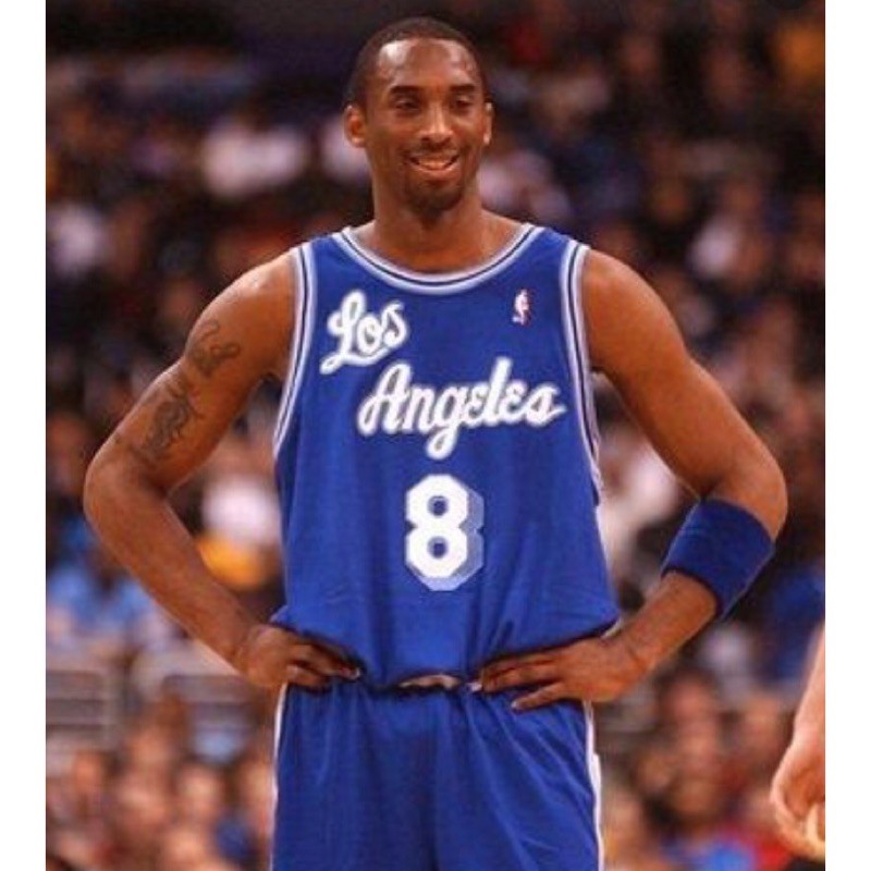 （純分享，請勿下標，謝謝。） Kobe Bryant 復古草寫藍正版球衣