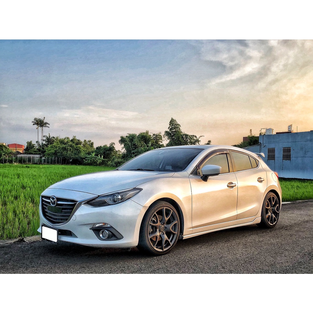 2015 Mazda 3 5D 2.0      FB搜尋 : 『凱の中古車-Dream Garage』