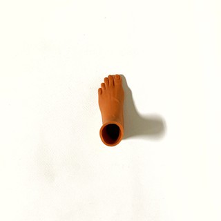 Archie McPhee ONE LEFT FINGER FOOT BROWN SKIN TONE 玩具