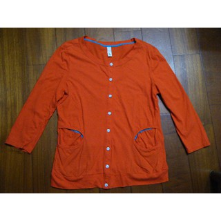 a la sha 橘紅色貓咪造型七分袖上衣 / 外搭薄外套