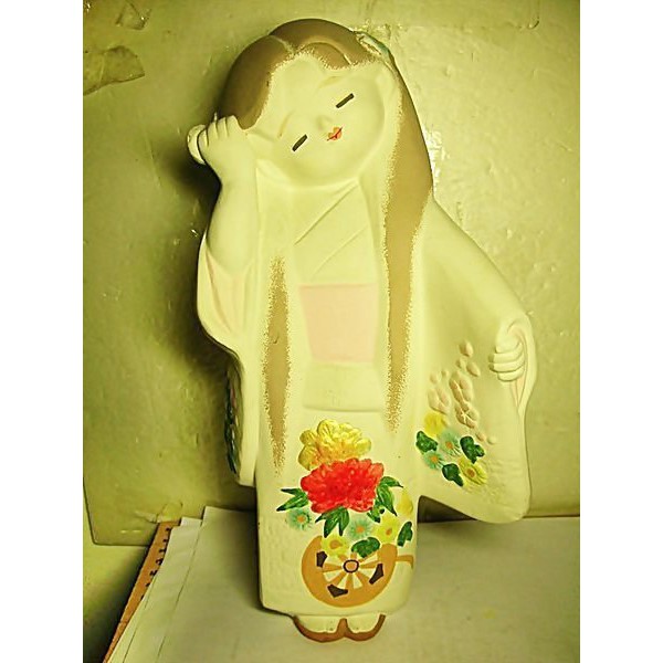 aaL皮商旋.已稍有年代日本傳統彩繪陶瓷娃娃!!--當擺飾佳值得收藏!!(新6廳長箱2)-P