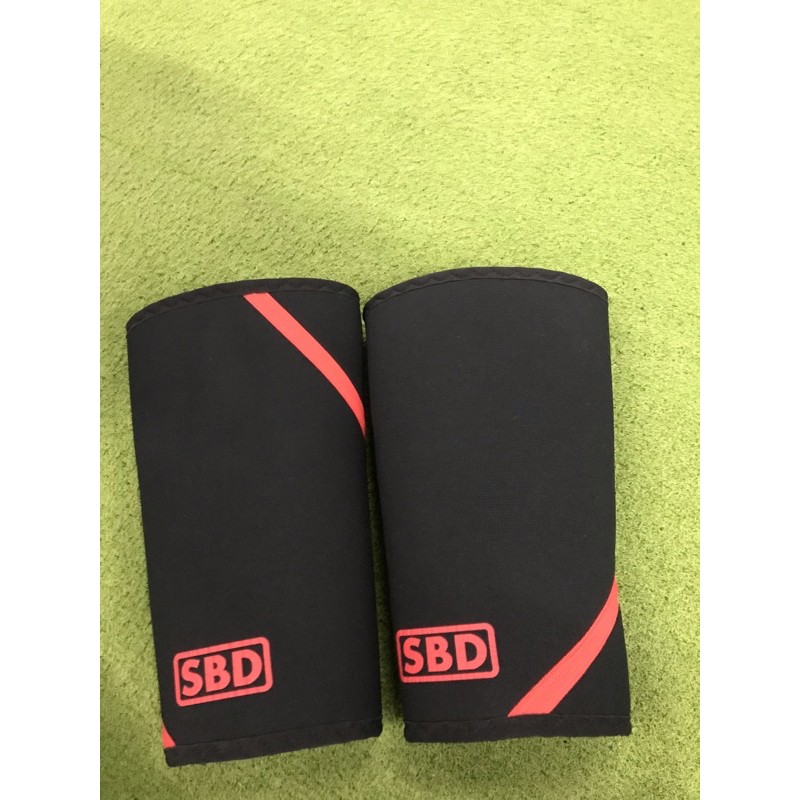 SBD健力護膝L（有使用過）如果有m號想賣可以私我🥺
