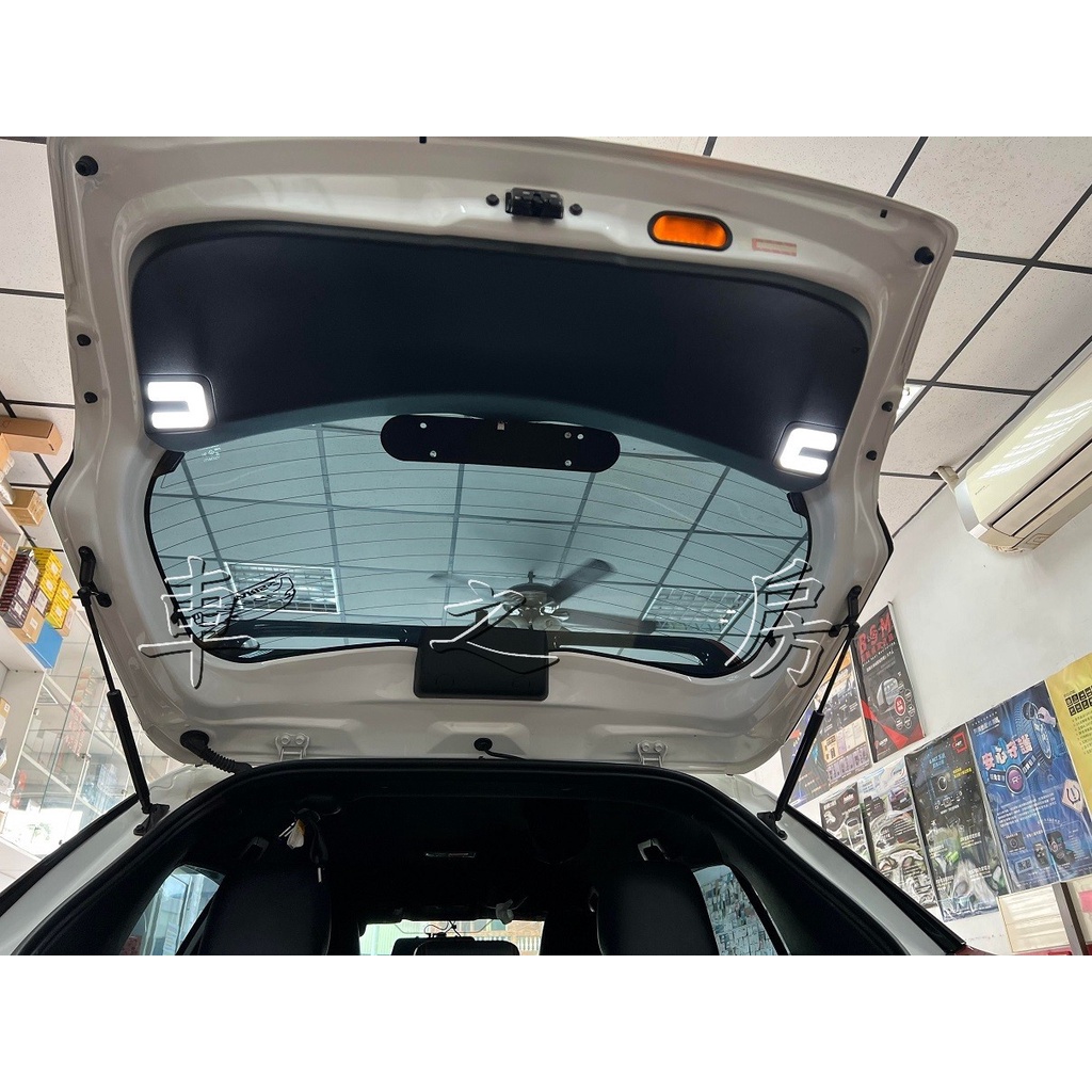 (車之房) 2018-2022 YARIS 專用 LED 露營燈 行李箱 後廂燈 類原廠 尾門燈 (2邊款)