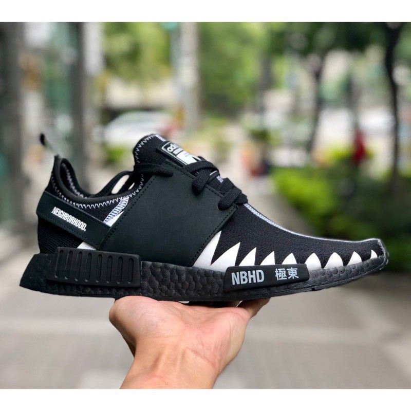 adidas nmd r1 x neighborhood
