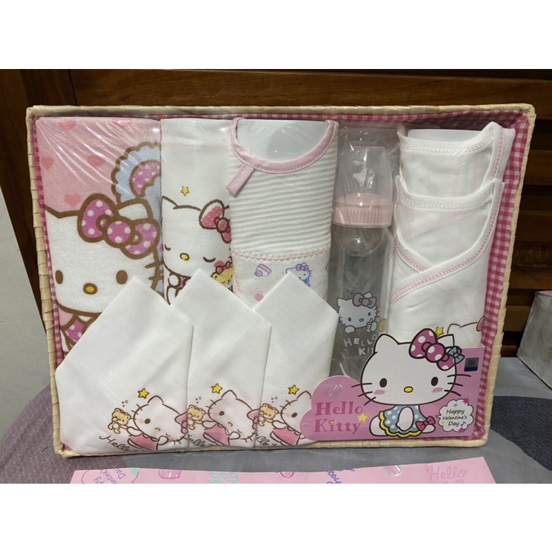 彌月禮盒凱蒂Hello Kitty晶鑽大玻璃奶瓶禮盒組附禮物袋送禮自用彌月禮盒