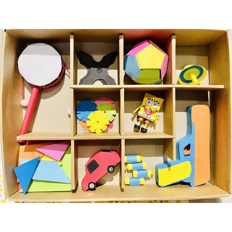 H.T紙紮-（現貨）兒童玩具九宮格組-紙紮手搖鼓、飛鏢、球、陀螺、雪花片、玩偶、小車、七巧板、手槍和黏彈