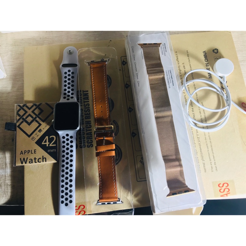 ＊Apple Watch 3 Sport 42mm 3代包含全新米蘭金屬錶帶（不鏽鋼）