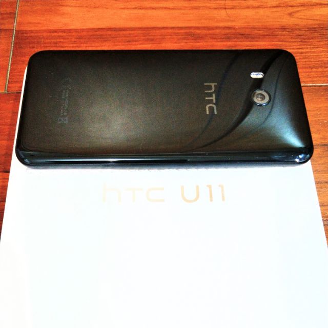 HTC U11 (4g/64g) 亮麗黑 9成新 【螢幕和充電孔剛回原廠換過全新的】