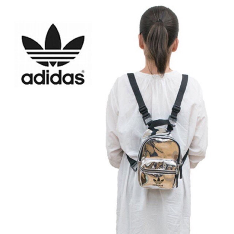 【SPORT STYLE】ADIDAS BP MINI PU 迷你 小包 後背包 雙肩 鏡面 女 銀色 ED5884