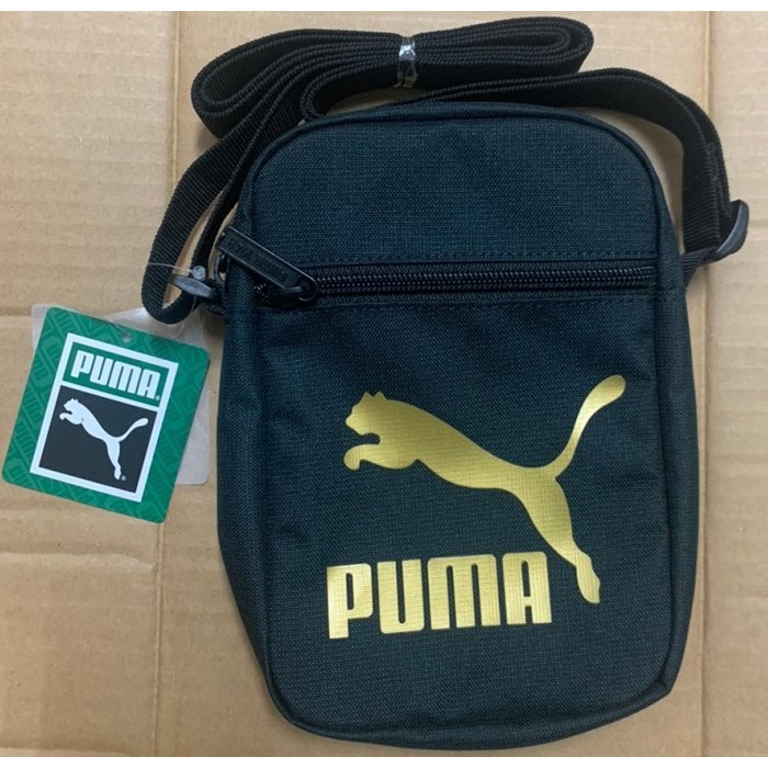 PUMA斜背包 (小ㄉ-07848501黑/金配色) 側背包 外出隨身包 小方包 A4放不下 正品公司貨