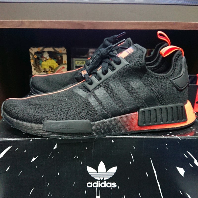 adidas nmd r1 darth vader