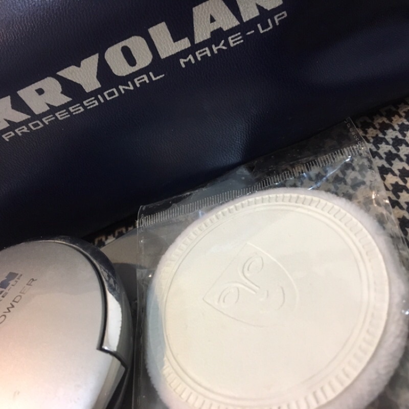 好物出清 I《KRYOLAN-歌劇魅影》粉餅專用蜜粉撲(小) I 德國專業彩妝品牌 I 完美遮瑕 I 原廠正品