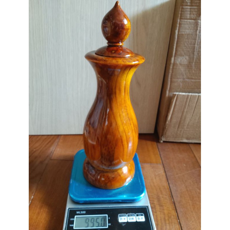 印尼國寶血龍木聚寶盆，聞香瓶，高約30公分，寬10.5公分，可以透光的木頭!