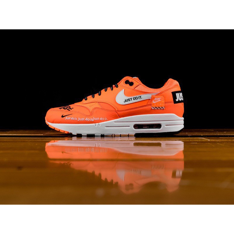 nike air max plus se just do it