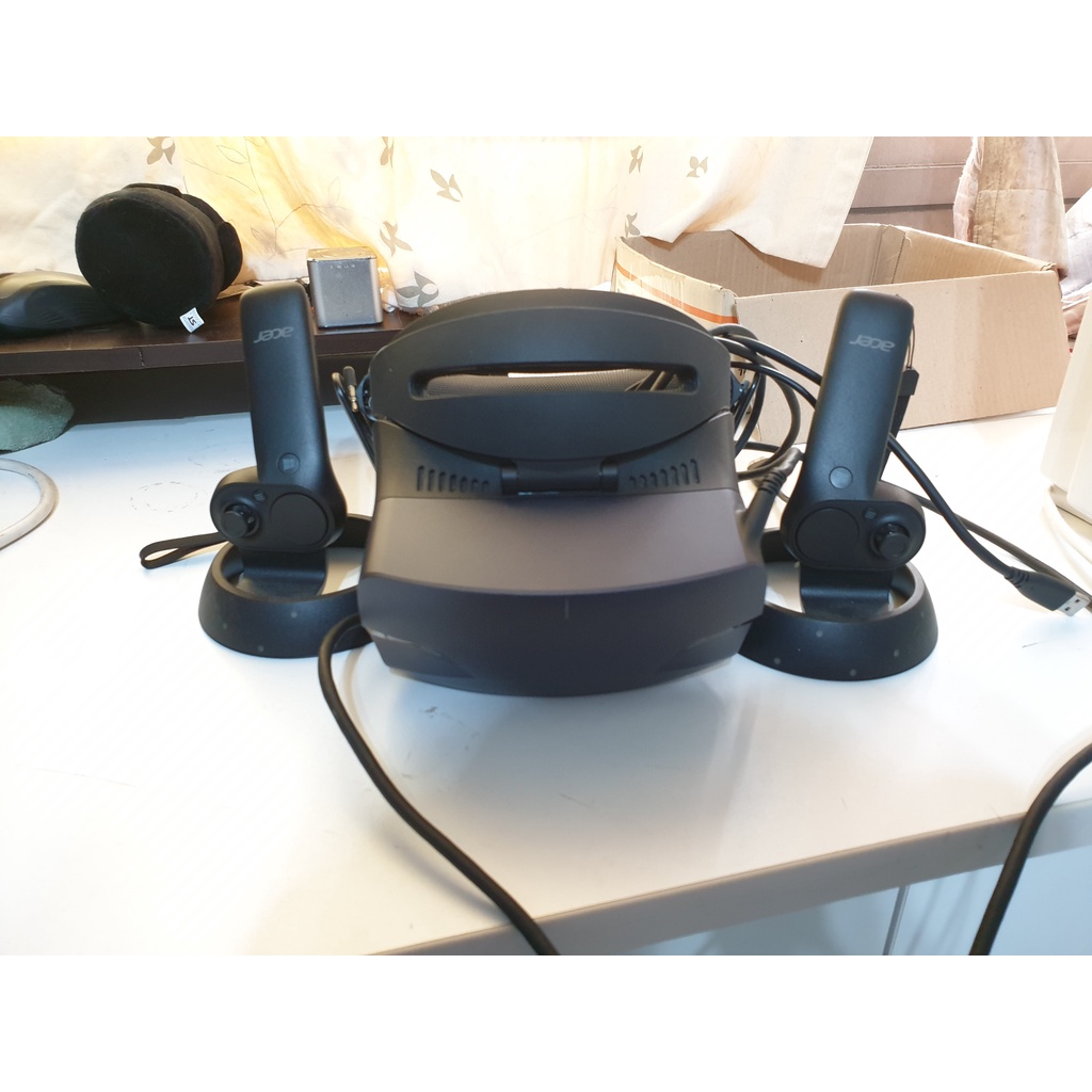 ACER ojo 500 WMR Mixed Reality 頭戴式VR顯示器(線材故障)+耳機配件+控制器兩只(正常)