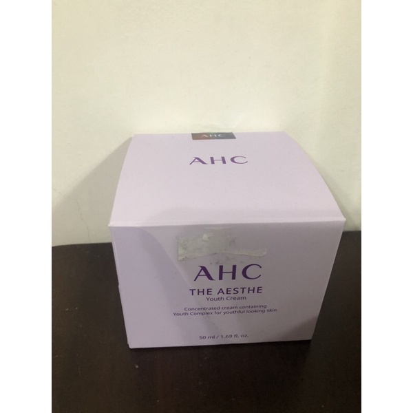 AHC面霜，適合乾性肌膚。