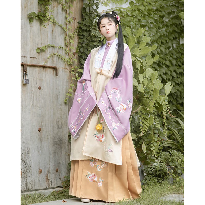 台灣現貨漢服古裝服裝變裝派對公主裙 三十六記原創 婉婉 明制漢服全套立領斜襟長襖比甲馬面裙秋冬季
