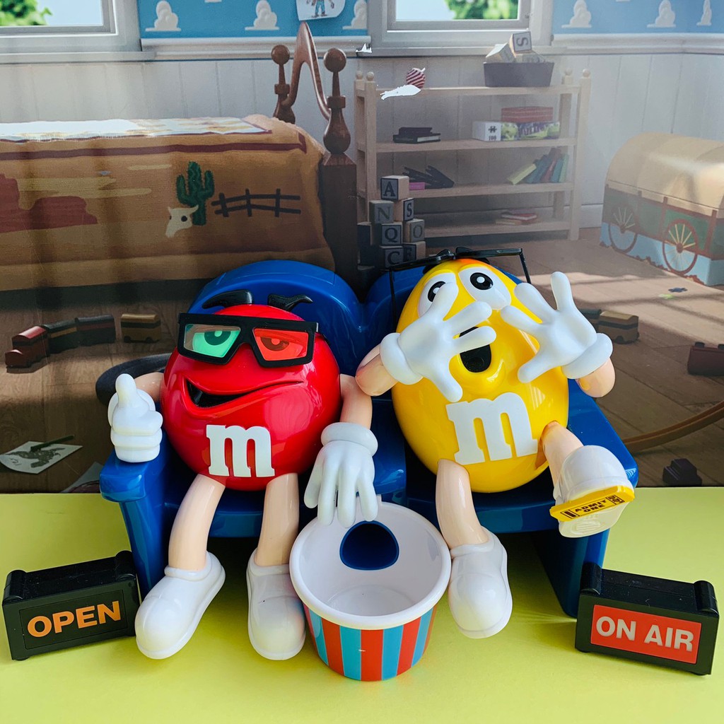 👉[台中最大實體店]M&M’s巧克力俱樂部 看電影版糖果罐  M&M’s巧克力收納盒 收藏 玩具 公仔 禮物