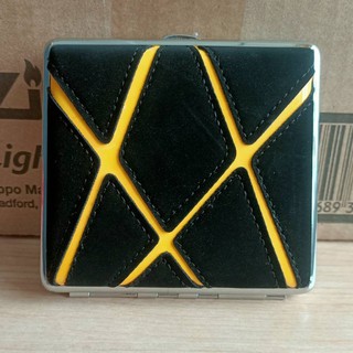 【現貨】 歐洲進口 時尚 幾何當代風 絨布皮面 菸盒 (黑+橘)