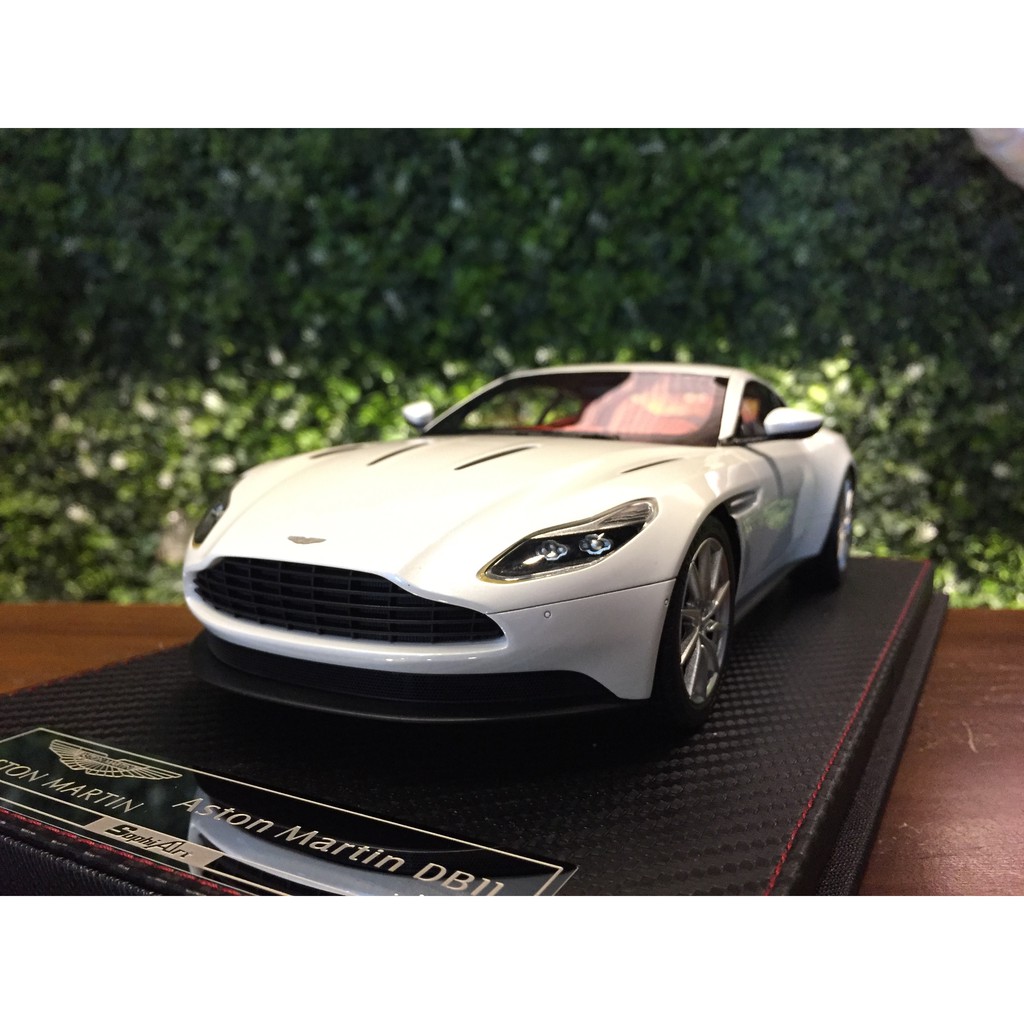 1/18 SophiArt Aston Martin DB11 Pearl White SA005-29【MGM】