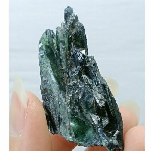 巴西透綠色藍鐵礦帶底岩 13g
