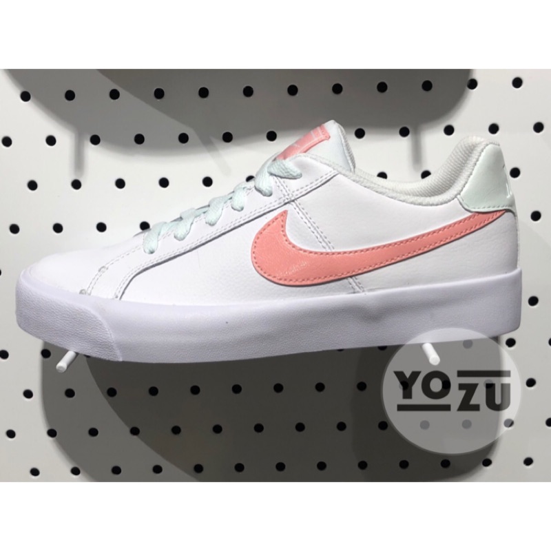 football player nike