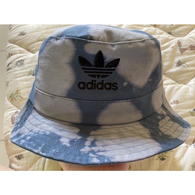 adidas 藍色漸層漁夫帽