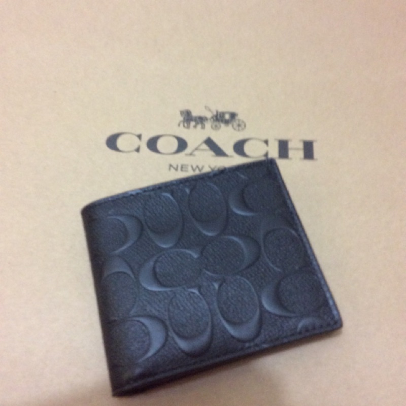 Coach壓紋扣式短夾