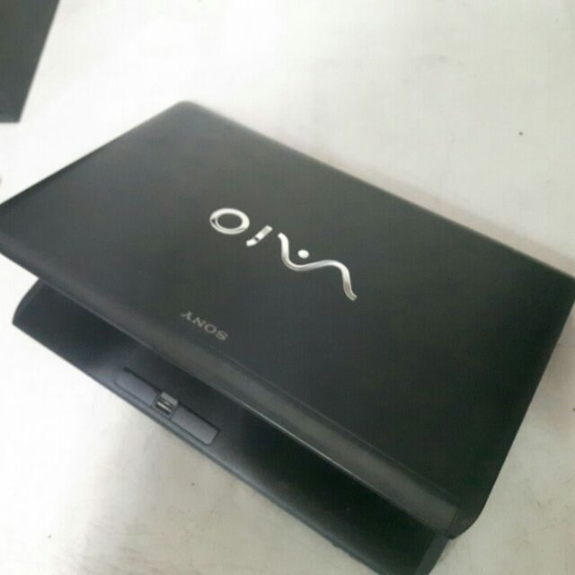 SONY VAIO VPCS117GW i5 筆電 固態硬碟240G 獨立顯示卡 充足記憶體 直播 看片 寫作業 打報告