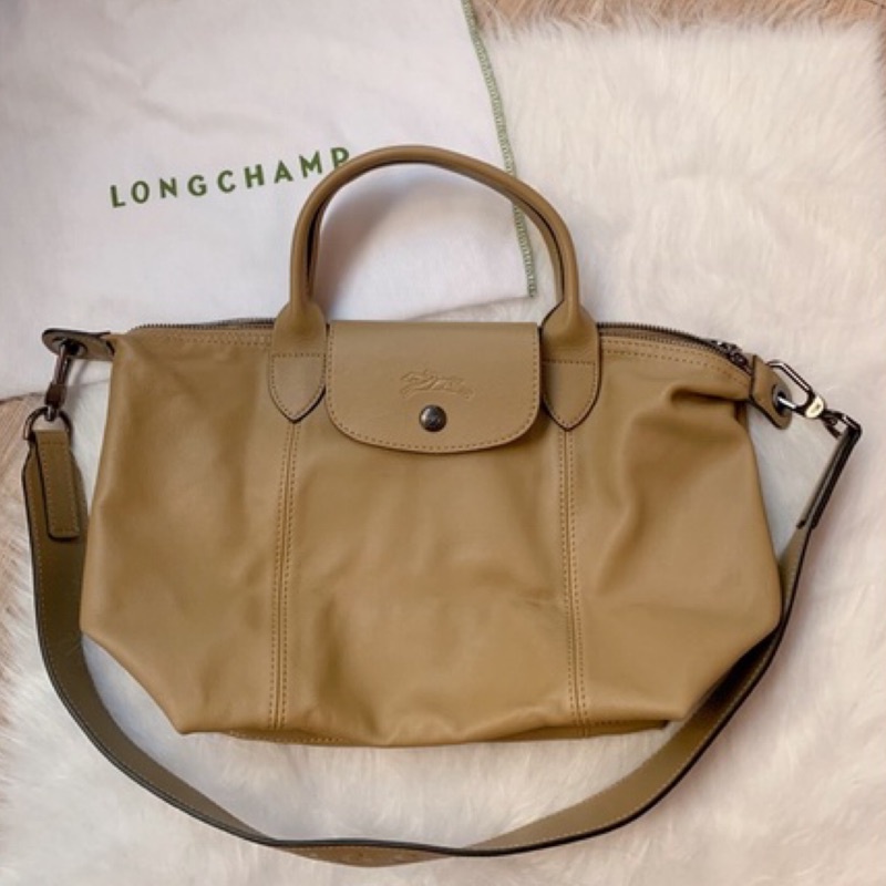 LONGCHAMP Le Pliage Cuir 系列小羊皮寬背帶短把折疊水餃包(小/卡其)