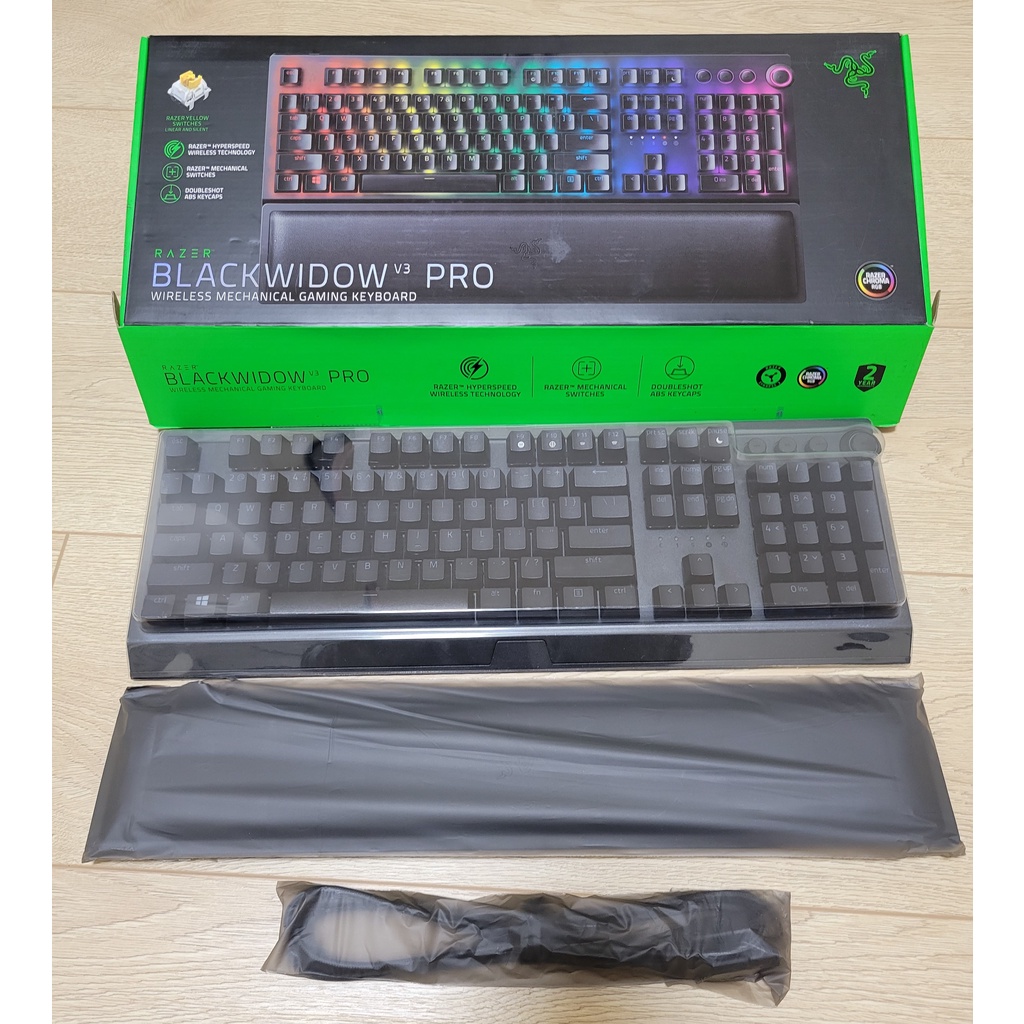 RAZER 雷蛇 BLACKWIDOW V3 Pro 黑寡婦蜘蛛 V3 Pro 無線版 無線鍵盤  黃軸英文