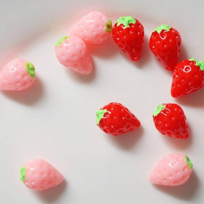 【捷運江翠站】🔆現貨🔆👍diy手機美容材料 樹脂裝飾立體草莓 手工發飾 奶油膠手機殼配件