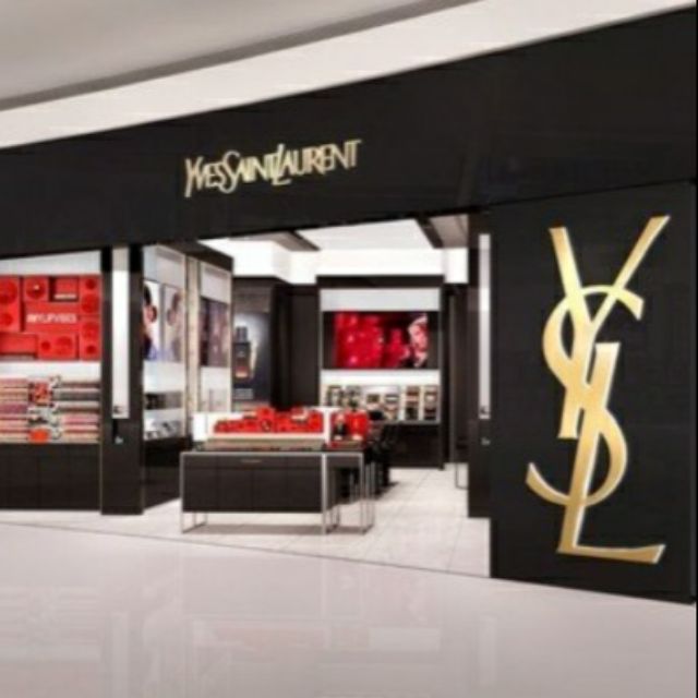 正品YSL MONOGRAM系列V字縫線魚子醬牛皮金釦對折長夾 米白