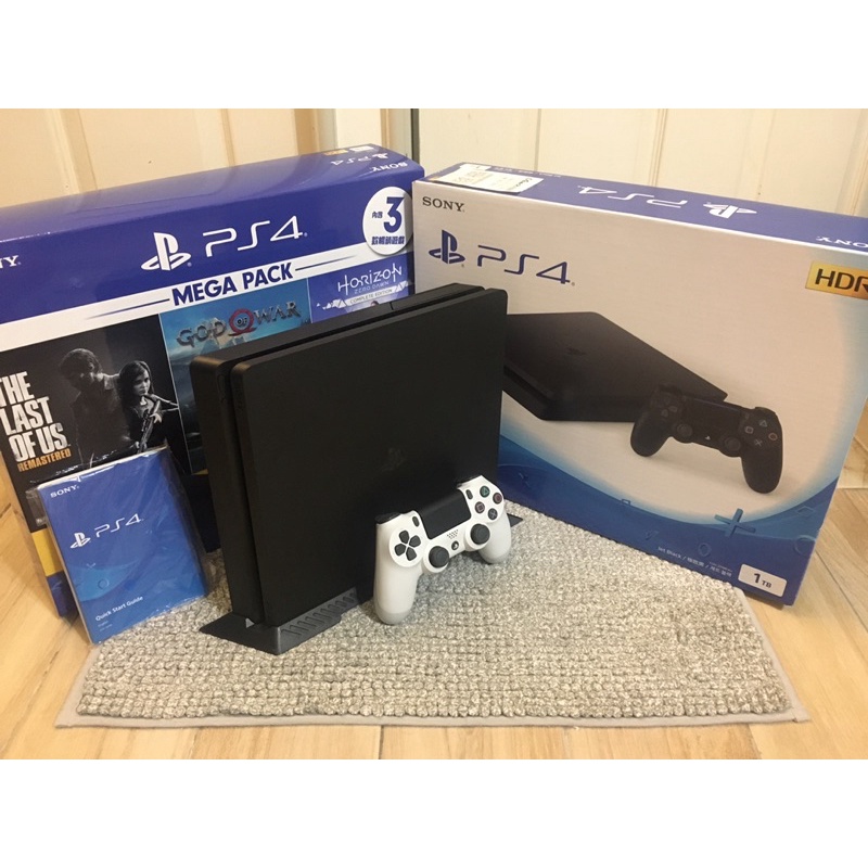 Ps4 slim 1TB主機CUH-2218B（優質2手主機9.9成新）含二代白色手把、原廠盒、直立架及所有原廠線材