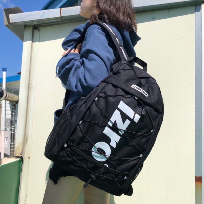 預購✨EXO 世勳 韓國 ALMOSTBLUE X IZRO BACKPACK 後背包 上學包 韓國後背包 情侶包