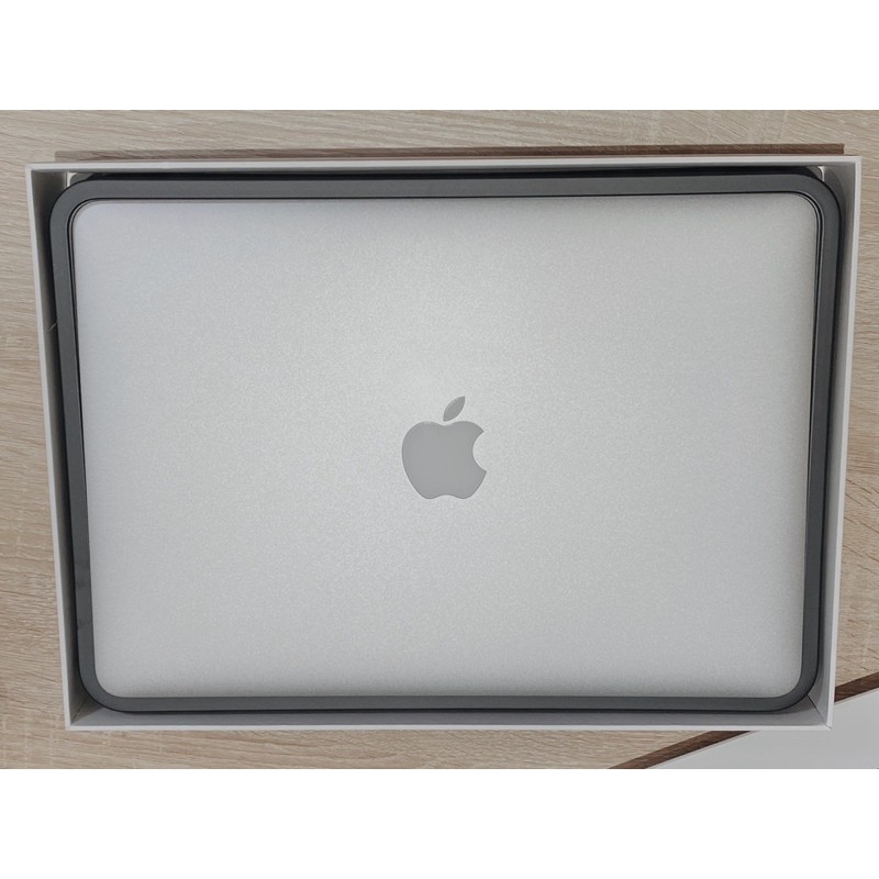 【二手】apple 2016 MacBook Air 13吋 256G （附VGA HDMI轉接頭）